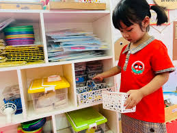 TRƯỜNG MẦM NON ĐÔNG YÊN B - KĨ NĂNG TỰ PHỤC VỤ CỦA TRẺ - LỚP 4 TUỔI B3