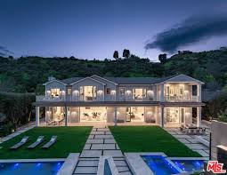 930 Roscomare Rd Los Angeles Ca 90077 Mls 19432362 Zillow Los Angeles Homes Burbank Homes California Homes