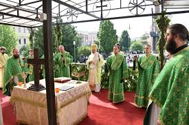Este unul din principalele edificii religioase din municipiul cluj. Duminica Rusaliilor La Catedrala MitropolitanÄ Din Cluj Napoca Mitropolia Clujului