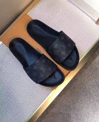 Louis Vuitton Lv Man Shoes Slides Casual Slippers Chaussure Homme Mode Chaussure Sandales Pour Homme Acheter et vendre louis vuitton sacs à main sur stockx, la place de marché proposant des sacs à main de luxe en excellent état de louis vuitton et d'autres grandes marques garanties 100 % authentiques. louis vuitton lv man shoes slides