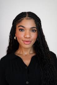 Cassandra Berger's Instagram, Twitter & Facebook