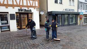 Bank in weil der stadt. Putzaktion Zum Neujahr 2018 In Weil Der Stadt Leonberg Und Renningen Ahmadiyya Muslim Jamaat Deutschland