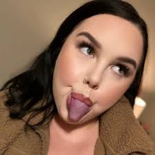 Erin Goodrum's Instagram, Twitter & Facebook