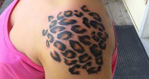 The great think about incorporating floral patterns into the tattoo is that depending on the flower, you can add more meaning to the image than just the cheetah print by itself. 21 Cheetah Print Tattoo Designs Ideas Design Trends Premium Psd Vector Downloads