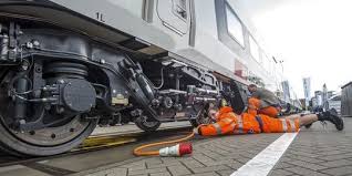 Durch einen zug an der notbremse kann man den eisenbahnzug zum stehen bringen. Wenn Der Zug Mit Dem Auto Am Bahnubergang Spricht Ingenieur De