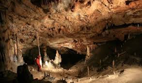 We suggest you to visit the cave during the week, considering the numerous visitors in the area in weekends. Cele Mai Frumoase Locuri De Vizitat In MunÈ›ii Apuseni Cascade PeÈ™teri È™i Peisaje Care IÈ›i Taie RespiraÈ›ia Alba24