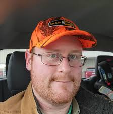 Does the AGT QH12 have easy access to the battery and an alternator for  charging?