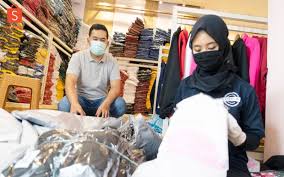 Distributor baju serba 35 ribu surabaya. Bisnis Fashion Dan Makanan Kemasan Sukses Bertahan Di Tengah Pandemi Entrepreneur Bisnis Com