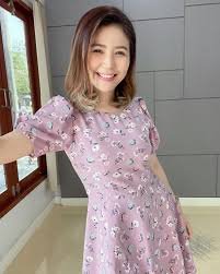 หากพูดถึงนักข่าวสาวที่กำลังโด่งดังเป็นที่รู้จักในตอนนี้ คงต้องยกให้เธอคนนี้เลยค่ะ สำหรับ พ.ต.หญิงชลรัศมี งาทวีสุข ผู้ประกาศข่าวสาวทาง. Lkuz0ebivsix9m