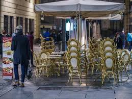 Come cambiano le regole per spostamenti e negozi. Qihf3hqzhfkspm