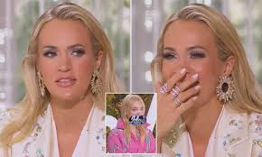 Carrie Underwood reacts to F-word song by 'weird' American Idol contestant  branded 'the next William Hung'