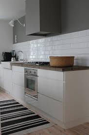 Revestimento Com Azulejo De Metro Ou Subway Tiles Mais Informacoes Clicando Na Imagem Designs De Cozinha Layout De Cozinha Azulejos Para Cozinha
