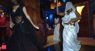 See reviews and photos of dance clubs & discos in mumbai, india on tripadvisor. The Story Of Mumbai S Money Spinning Dance Bars When The Lights Went Out The Economic Times