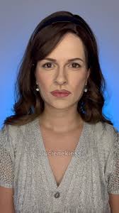 Os Delírios de Consumo de Becky Bloom para o dia do Consumidor!🤩🥰💸 Eu  amo esse filme!❤️ . . . . . . . . . #osdeliriosdeconsumodebeckybloom  #diadoconsumidor #shopaholic #beckybloom #islafisher #rebecabloomwood  #melissa #melissacinderela ...