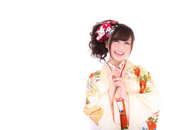 結婚式のおよばれ女性にセレクトして欲しい着物の色とマナーとは 振袖レンタルを結婚式 成人式でするならfleur
