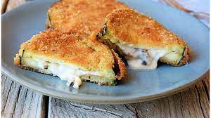 Sono semplici e veloci da preparare le cotolette di melanzane ripiene al forno e sono buonissime. Cotoletta Di Melanzana Ripiena Youtube