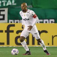 Felipe melo is a midfielder and is 6' and weighs 161 pounds. Md4yidbrguwcgm