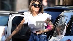 Μας δείχνει το σαλόνι του σπιτιού της! Aggelikh Hliadh Celebrities Eidhseis Yupiii Gr