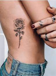 Pin Von Blanca Estefania Auf Tatuajes Femeninos Tattoo Rippe Rippen Tattoos Rosen Tattoo Frau