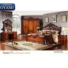 نحت الخشب الزان الصلبة الايطالية تصميم أثاث غرف النوم Buy أثاث غرفة نوم بتصميم إيطالي أثاث غرفة نوم بتصميم إيطالي من الزان الصلب أثاث غرفة نوم بتصميم إيطالي من
