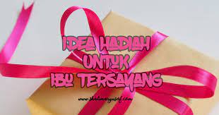 Hadiah terbaik adalah meminta maaf dengan ibu , memeluk dan mencium ibu. 17 Idea Hadiah Untuk Ibu Tersayang Di Hari Istimewa