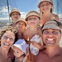 4700+ perfiles de «Lech»