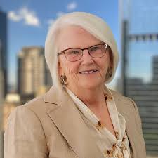 Maureen Curran's Instagram, Twitter & Facebook