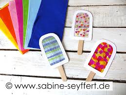 Geht ganz einfach mit unserer praktischen bastelanleitung. Diy Bastelidee Fur Kinder Selbst Gemachtes Eis Am Stiel Als Sommerliche Fensterdeko Blog Sabine Seyffert