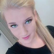 Chanel Cox's Instagram, Twitter & Facebook