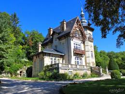 Chateau Les Roches In Mont Saint Jean Frankreich Das Romantische Hotel Les Roches Will Sie Mit Delikatessen Aus Der Burgun Maison De Maitre Chateau Le Manoir