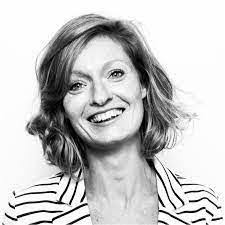 Caroline Brom's Instagram, Twitter & Facebook