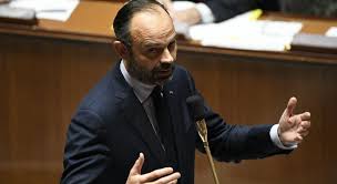 Les personnes payées au smic toucheront 100 euros net de plus par mois l'an prochain avec la hausse de la prime d'activité et les baisses de charges le salaire d'un travailleur au smic augmentera de 100 euros par mois dès 2019 sans qu'il en coûte un euro de plus à l'employeur, a. Salaries Proches Du Smic Qui Est Concerne Par La Hausse De 100 Euros Le Revenu