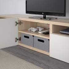 Ikea besta banc tv blanc vous pouvez facilement dissimuler les cables de la tv et tout autre equipement mais en les gardant a portee de main grace aux. Besta Tv Bench White Stained Oak Effect Selsviken High Gloss White Ikea