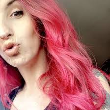 Kristin Settle's Instagram, Twitter & Facebook