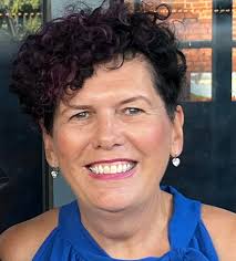 ➰➰➰Let's talk short curly hair Have you ever wondered what styles to have  with short curly hair! Well Karen my lovely client has rocked lots of  different shapes and has now embraced