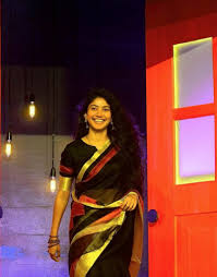 Mehndi hai rachne wali, 18th june 2021, written update : Times Sai Pallavi Redefined Sexy While Totally Rocking A Saree Iwmbuzz