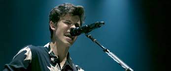 The song was included in the reissue of his second studio album illuminate (2016). Watch Shawn Mendes Live There S Nothing Holdin Me Back Rolling Stone