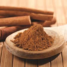 Scortisoara era cunoscuta in mesopotamia ca o planta cu proprietati curative, iar in zilele noastre acest condiment important se bucura de o utilizare larga in principalul efect al combinatiei de miere cu scortisoara este arderea depozitelor de grasimi. ScorÅ£isoara 6 Trucuri Pentru FrumuseÅ£e