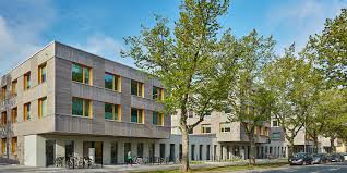 Guests can book massages and beauty treatments, or can simply relax on the large sunbathing lawn with children's playground. Acms Architektur Contor Muller Schluter Studentisches Wohnen Haus Am Berggarten Hannover