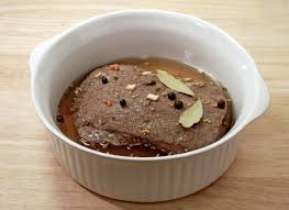 Sauerbraten Einlegen Das Richtige Mischverhaltnis Wein Essig Rezept Sauerbraten Lebensmittel Essen Rheinischer Sauerbraten