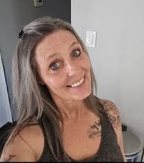 Im 78 followers from 4000, help a girl out!! I love to engage and follow  back! I go off notifications. LETS GROW!!