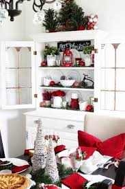 But what exactly is a hutch? 21 Christmas Dining Room Decor Ideas