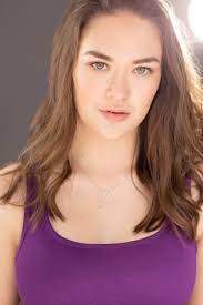 Margo Quinn's Instagram, Twitter & Facebook