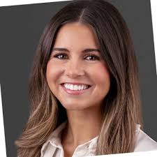 I'm excited to announce I will be joining Kirkland & Ellis this summer as a  2024 1L Summer Associate in the Dallas office!