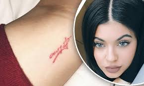 Ever since being bitten by the tattoo bug following her first inking in 2015, the keeping up with the kardashians star has grown her collection extensively. Kylie Jenner Reveals The Meaning Behind Her Latest Red Tattoo Daily Mail Online