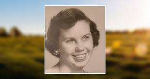 Mavis Ray's Instagram, Twitter & Facebook