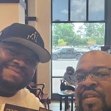 Robert Battle (@battlex2prepper) • Instagram photos and videos