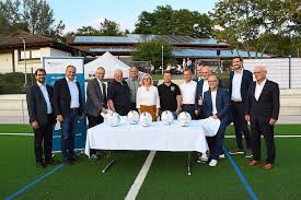 Wirtschaftsförderungmit umfassendem service, kontakten und informationen stehen wir ihnen als partner und lotse zur seite. Sulz A N Karl Hauser Sportpark Wird Feierlich Eingeweiht Sulz Umgebung Schwarzwalder Bote
