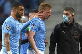 The belgian international picked up a groin injury in last weekend's win at everton and missed the club's champions league victory over dinamo zagreb in midweek. De Bruyne Injury Compounds Man City S Champions League Woes As Star Limps Off Goal Com