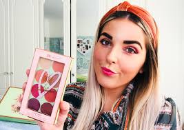 Festive makeup looks with Pixi Beauty + giveaway!
